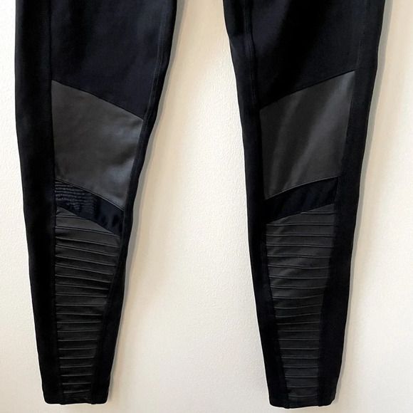 Alo Yoga High Waist Moto Leggings, Black/Black Glossy, Women’s Small - Picture 12 of 12